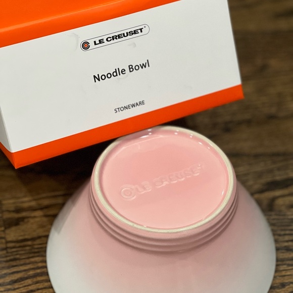 New Le Creuset Powder Pink Neo Noodle Bowl - Picture 4 of 5